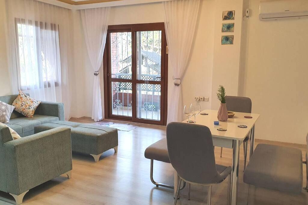 2+1 Apartm With Garden + Balcony , At Ladies Beach Kuşadası Exterior photo