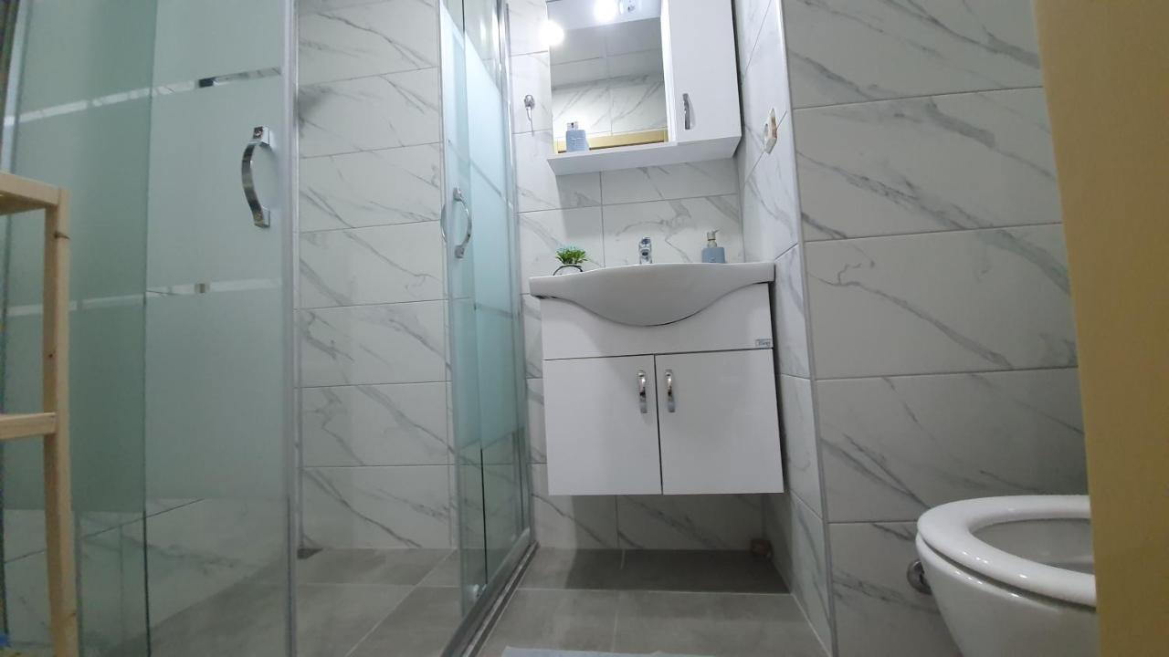 2+1 Apartm With Garden + Balcony , At Ladies Beach Kuşadası Exterior photo